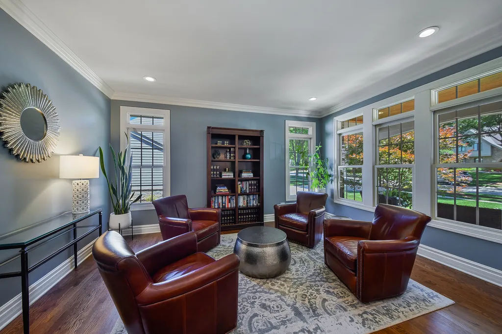 817 Heatherton Drive Naperville IL 60563