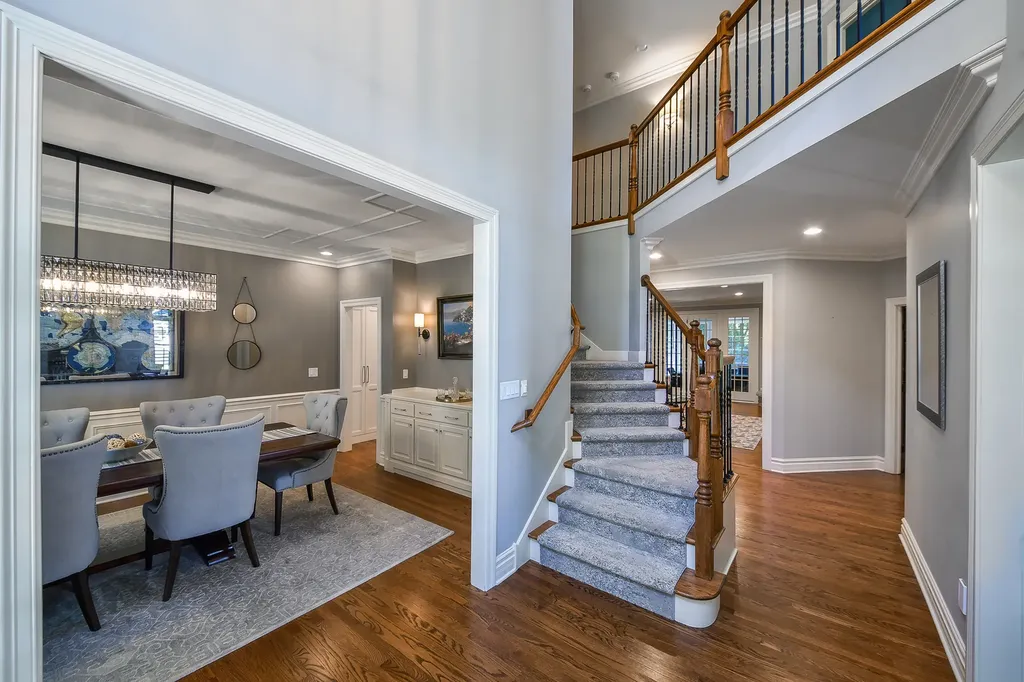 817 Heatherton Drive Naperville IL 60563