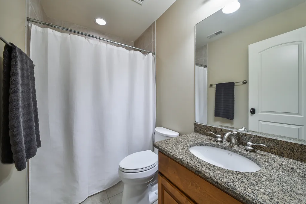 817 Heatherton Drive Naperville IL 60563