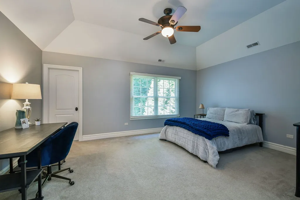 817 Heatherton Drive Naperville IL 60563
