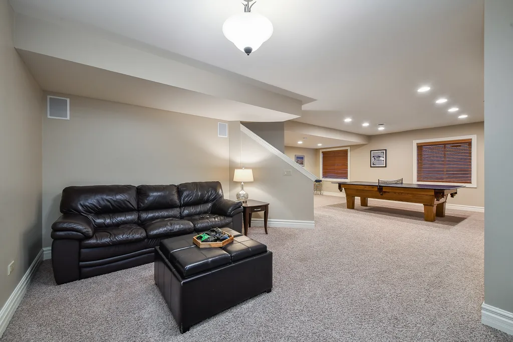 817 Heatherton Drive Naperville IL 60563