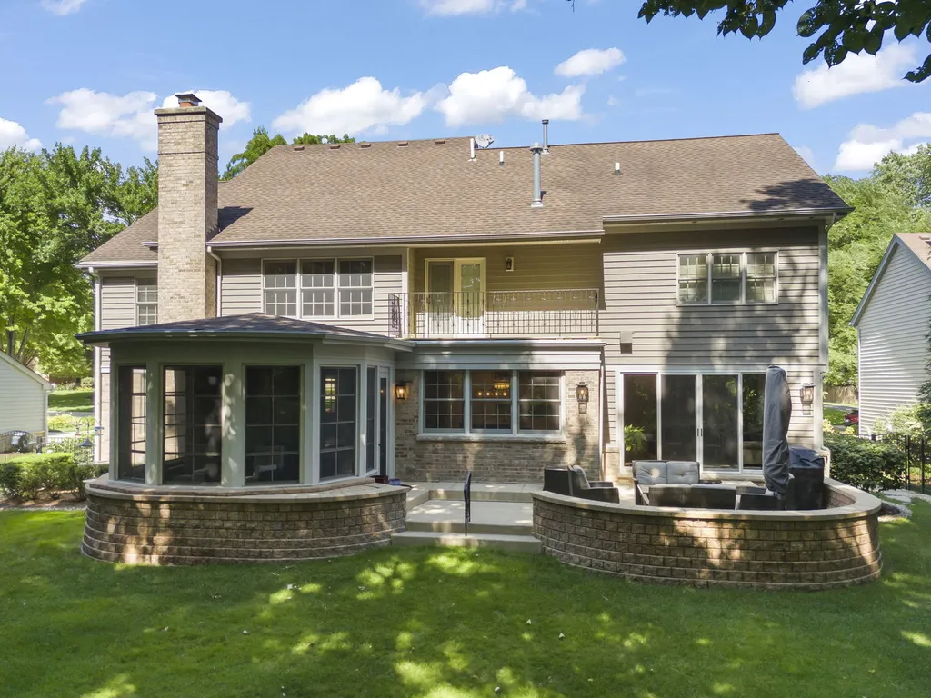 817 Heatherton Drive Naperville IL 60563