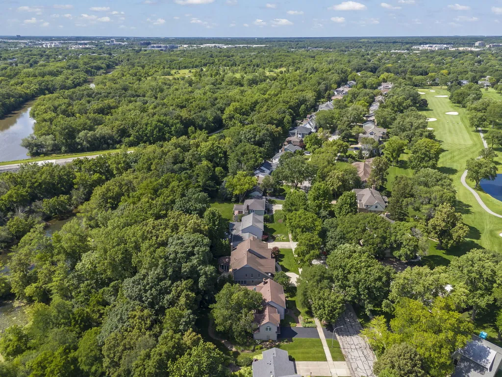 817 Heatherton Drive Naperville IL 60563