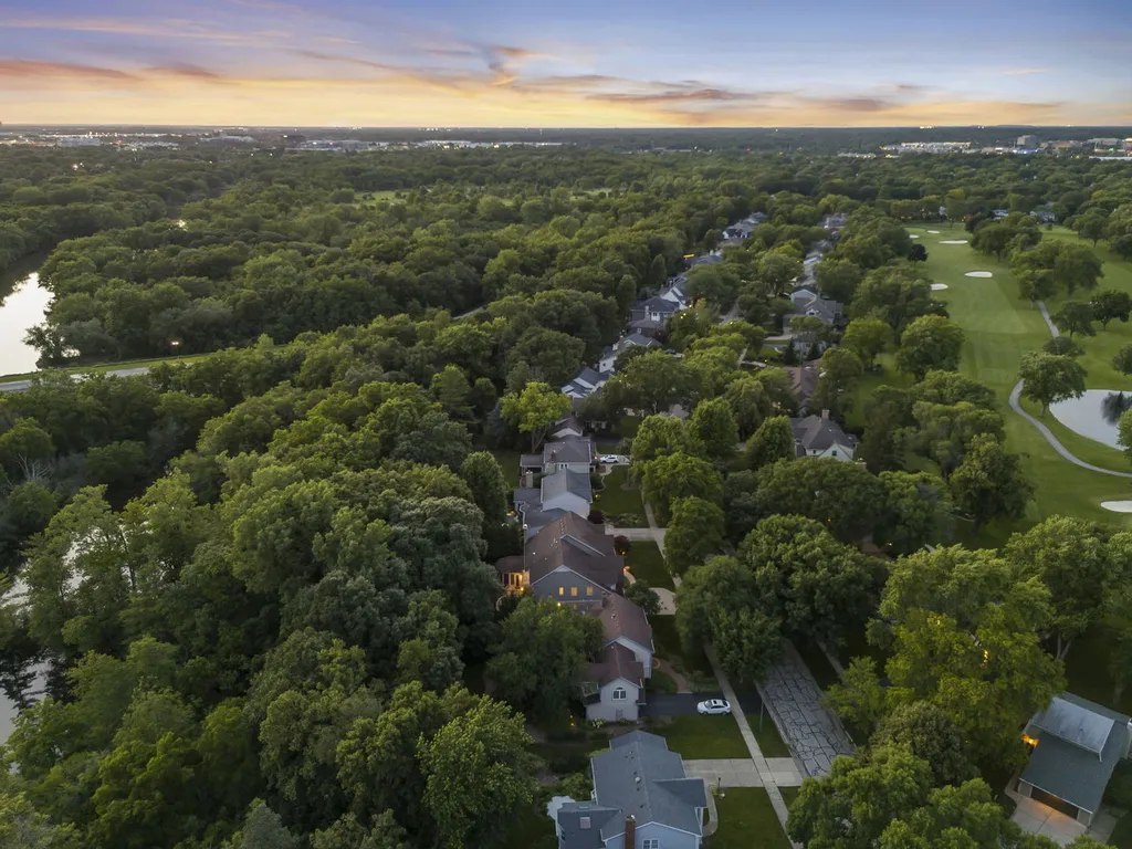 817 Heatherton Drive Naperville IL 60563