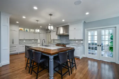 817 Heatherton Drive Naperville IL 60563