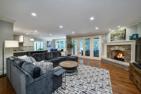817 Heatherton Drive Naperville IL 60563