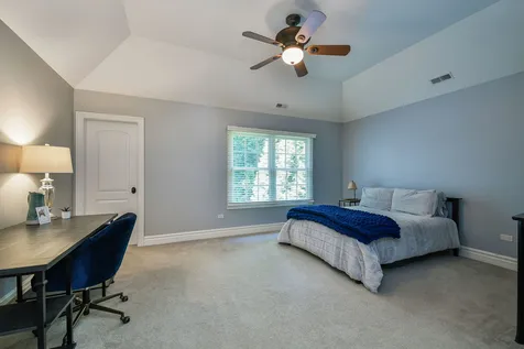 817 Heatherton Drive Naperville IL 60563