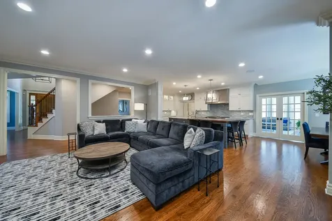 817 Heatherton Drive Naperville IL 60563