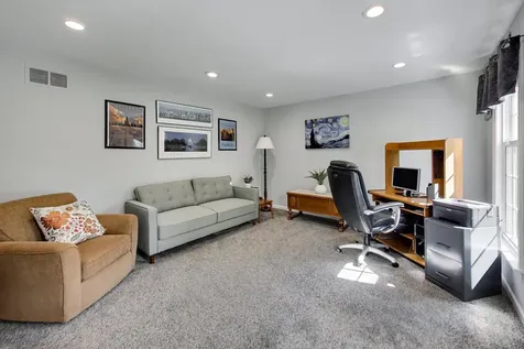 916 South Dymond Road Libertyville IL 60048