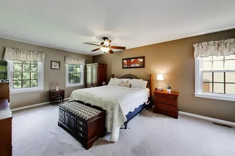 916 South Dymond Road Libertyville IL 60048