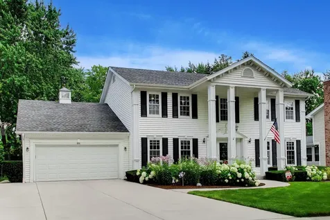 916 South Dymond Road Libertyville IL 60048