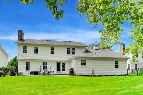916 South Dymond Road Libertyville IL 60048