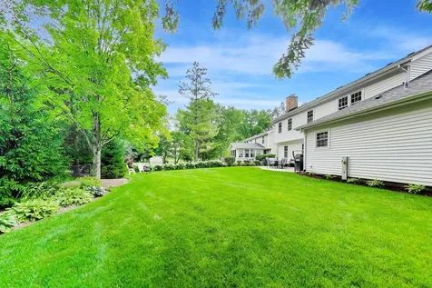 916 South Dymond Road Libertyville IL 60048