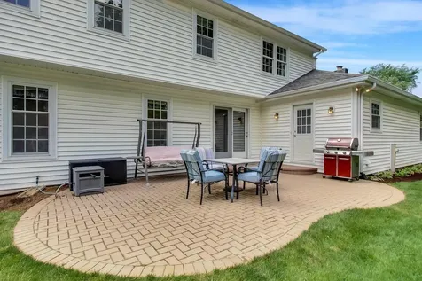 916 South Dymond Road Libertyville IL 60048