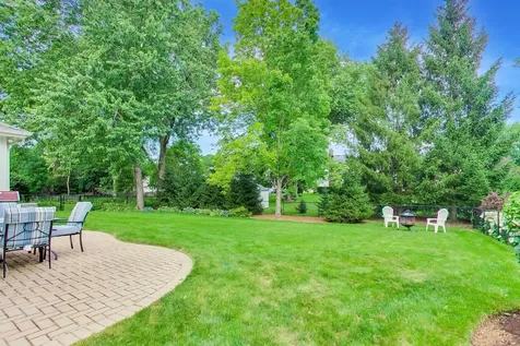 916 South Dymond Road Libertyville IL 60048