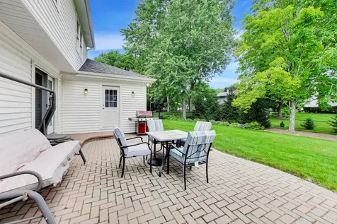 916 South Dymond Road Libertyville IL 60048