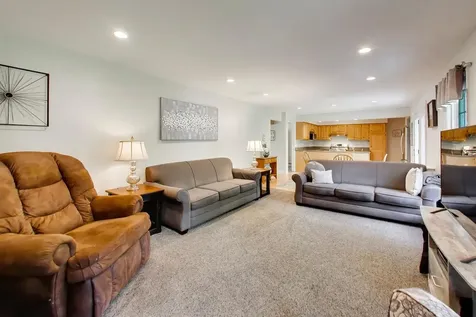 916 South Dymond Road Libertyville IL 60048