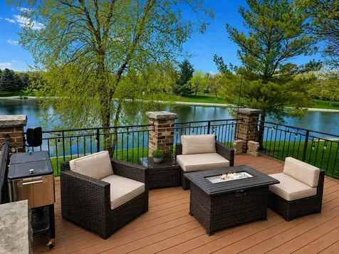 22542 Swanstone Court Frankfort IL 60423