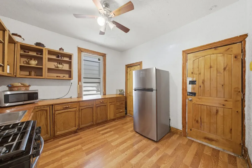 6411 South Bishop Street Chicago IL 60636