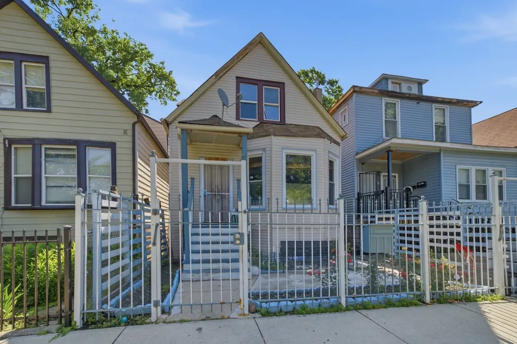 6411 South Bishop Street Chicago IL 60636