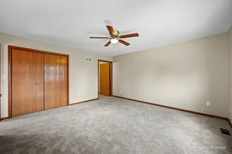 58 Silver Trail North Aurora IL 60542