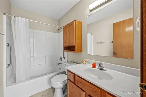 58 Silver Trail North Aurora IL 60542