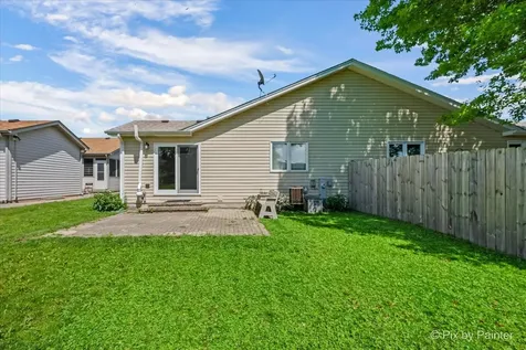 58 Silver Trail North Aurora IL 60542