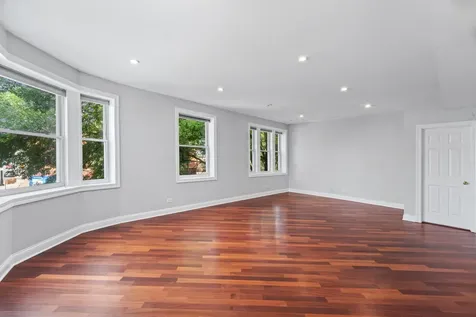 5124 West Irving Park Road Chicago IL 60641