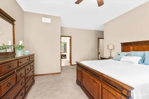 37 Park Drive Yorkville IL 60560