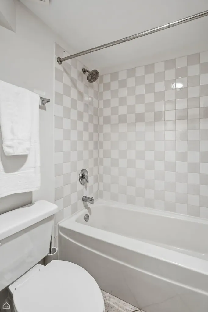 2300 West Wabansia Avenue Chicago IL 60647