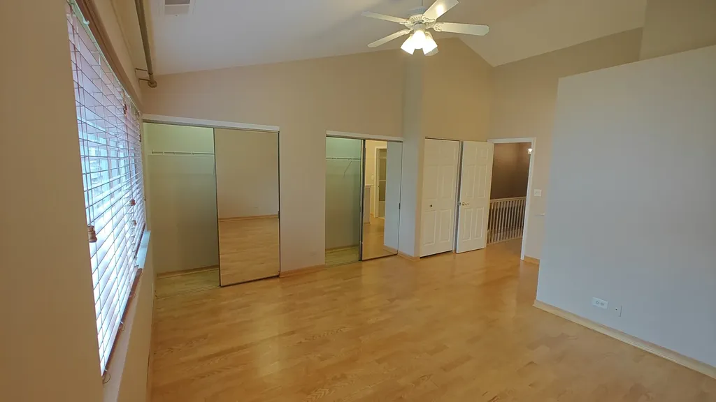 1052 Hinswood Drive Darien IL 60561