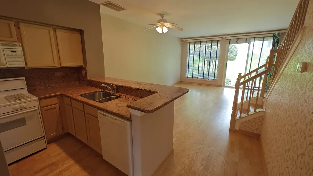 1052 Hinswood Drive Darien IL 60561