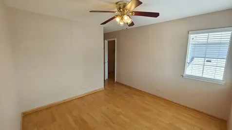 1052 Hinswood Drive Darien IL 60561
