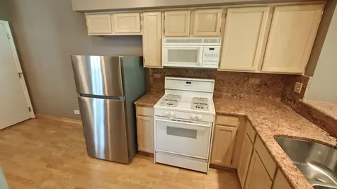 1052 Hinswood Drive Darien IL 60561