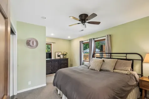 812 Lake Shore Drive Wauconda IL 60084
