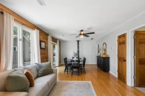 812 Lake Shore Drive Wauconda IL 60084