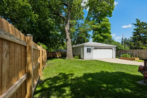 812 Lake Shore Drive Wauconda IL 60084