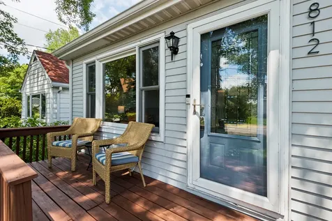 812 Lake Shore Drive Wauconda IL 60084