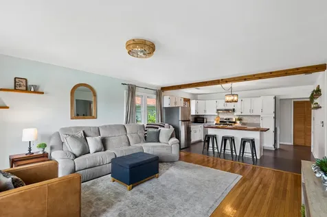 812 Lake Shore Drive Wauconda IL 60084