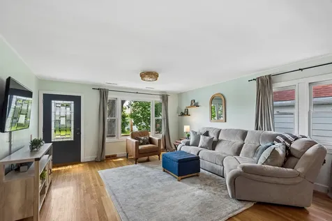 812 Lake Shore Drive Wauconda IL 60084