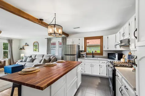 812 Lake Shore Drive Wauconda IL 60084