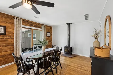 812 Lake Shore Drive Wauconda IL 60084