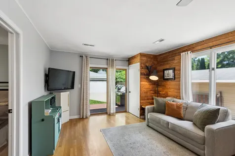 812 Lake Shore Drive Wauconda IL 60084