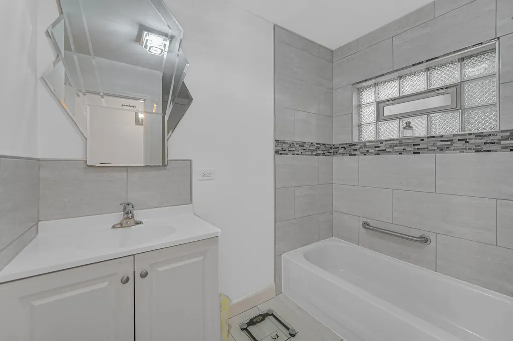523 East 89th Place Chicago IL 60619