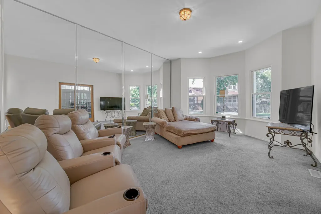 523 East 89th Place Chicago IL 60619