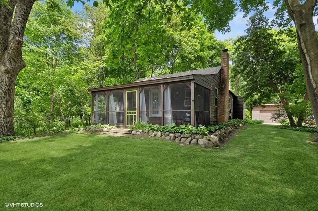 718 Three Oaks Road Cary IL 60013