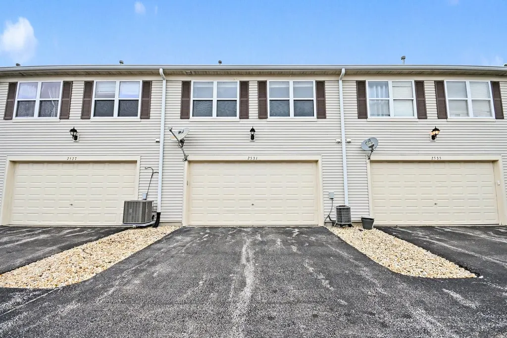 2531 Congress Avenue Aurora IL 60503