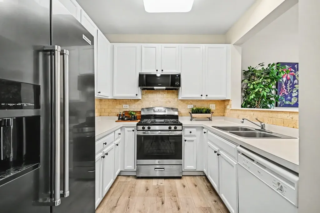 2531 Congress Avenue Aurora IL 60503
