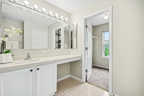 2531 Congress Avenue Aurora IL 60503