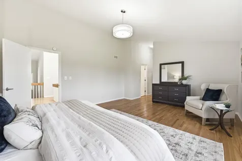 971 West Essex Place Arlington Heights IL 60004